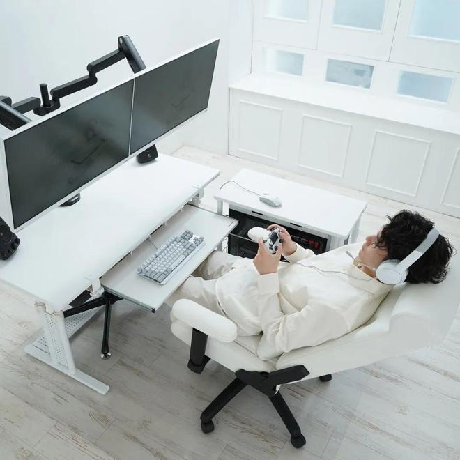 轻人谁还没件“电竞家具”啊？ky开元棋牌如今这个时代年(图23)